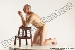 Kneeling reference poses of Florian